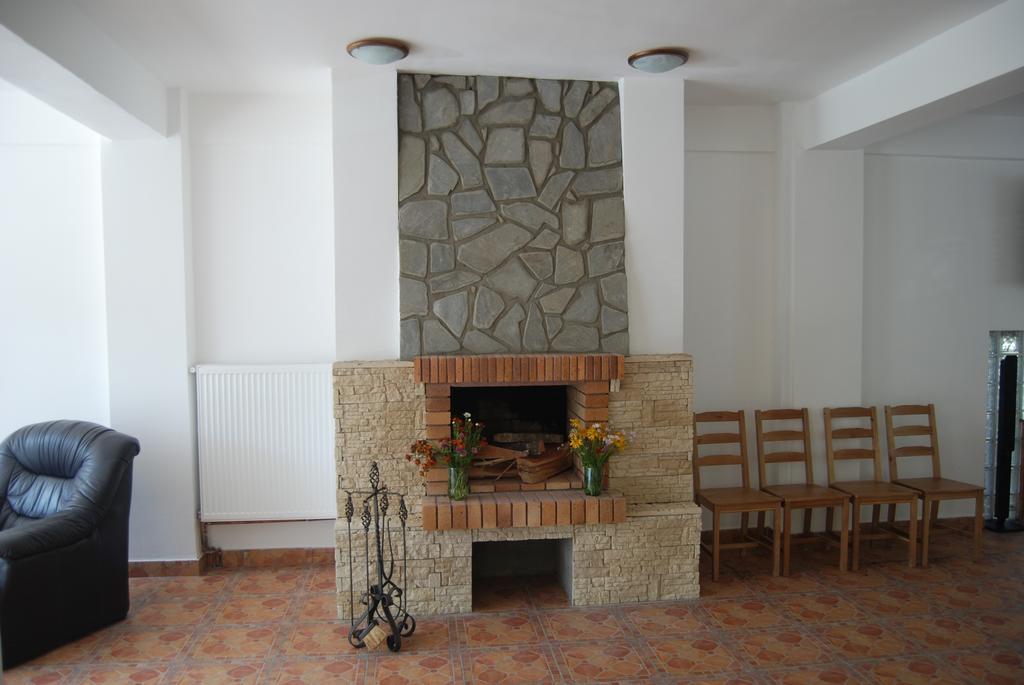 Floarea Soarelui Hotel Cheia  Bagian luar foto
