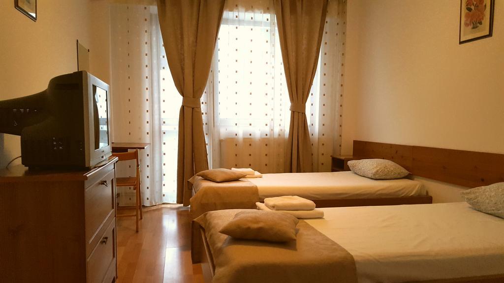 Floarea Soarelui Hotel Cheia  Bagian luar foto