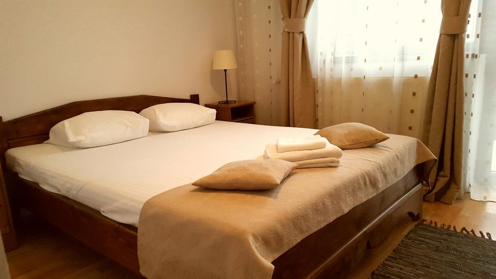 Floarea Soarelui Hotel Cheia  Bagian luar foto